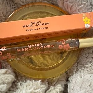 Marc Jacobs Ever So Fresh in Orange and Gold